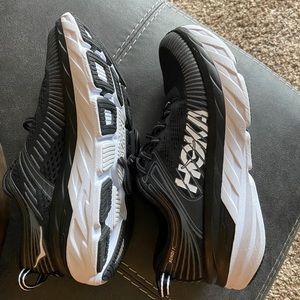 Women’s Hoka Bondi  Shoe.